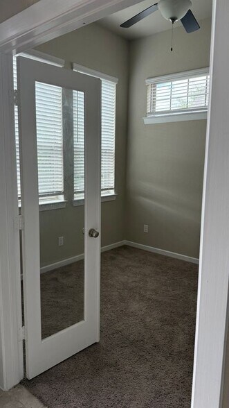 Building Photo - 16018 Muster Oak Dr