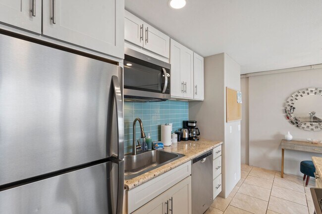 Building Photo - Full Ocean View, Fully Furnished Condo |Across from Surf Beach|Pool |Renovated |Heart of Kihei