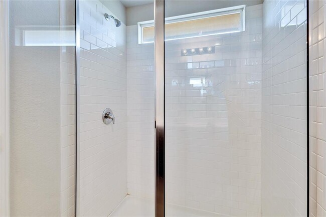 Building Photo - 13923 Macquarie Dr