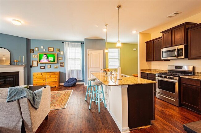 Building Photo - 305 Thimbleberry Dr