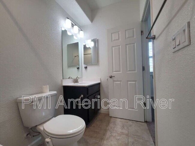 Building Photo - 708 Gentle Breeze Wy