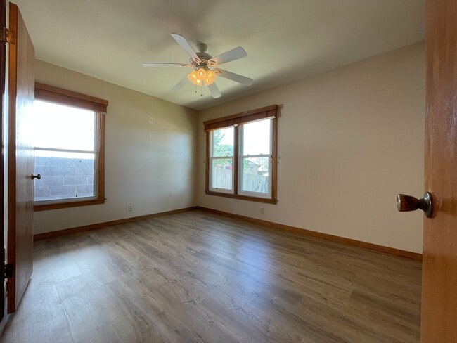 Building Photo - Cozy 3-Bed, 2-Bath Retreat in Serene Neigh...