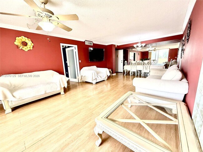 Building Photo - 1833 S Ocean Dr