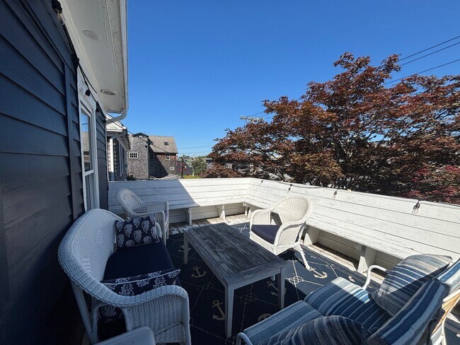 Building Photo - 14 Dixon St