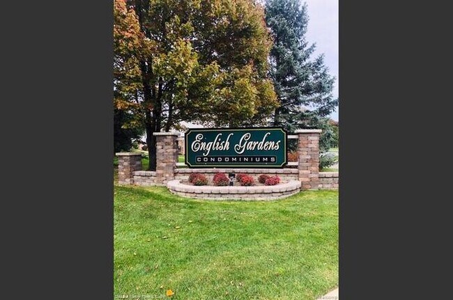 Building Photo - 724 Olde English Cir