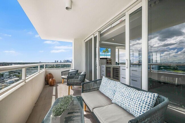 Building Photo - 545 S Fort Lauderdale Beach Blvd