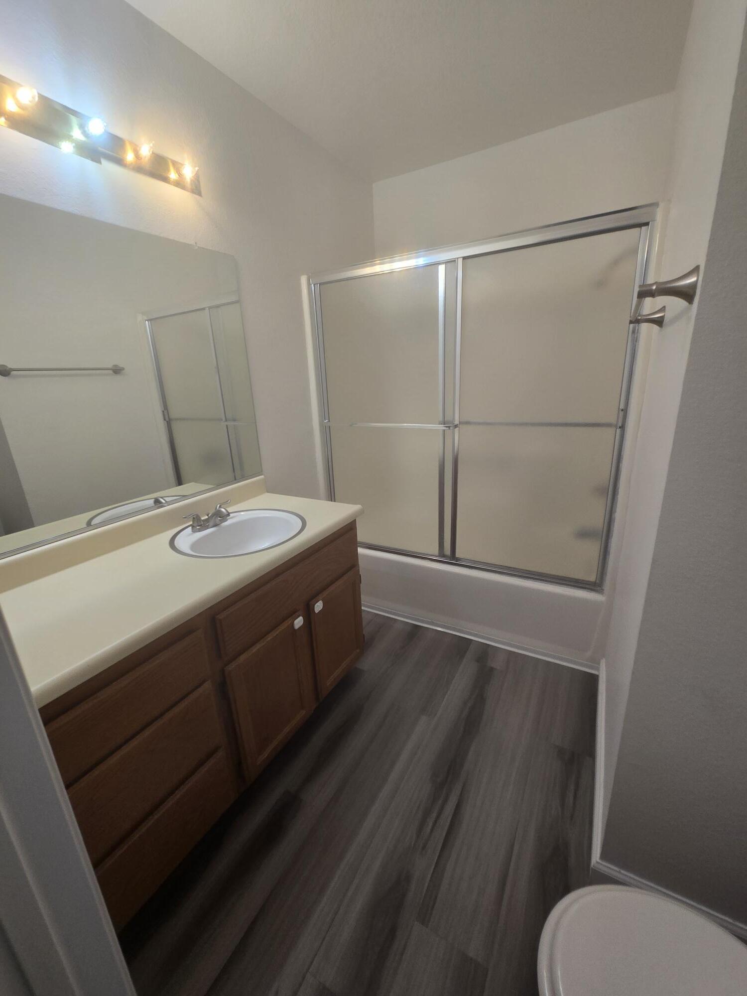 Building Photo - 3033 Estepa Dr