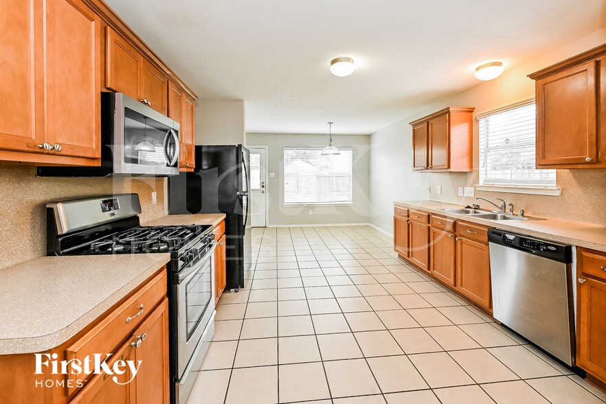 Building Photo - 4435 Sprangletop Ave