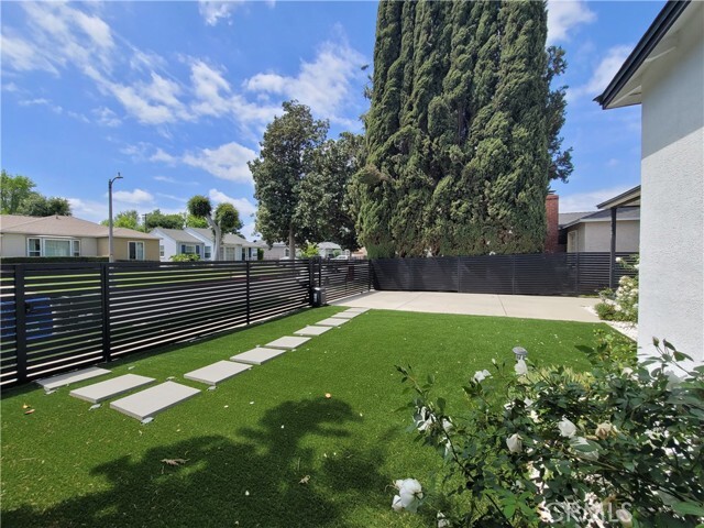 Building Photo - 17557 Lemay Pl