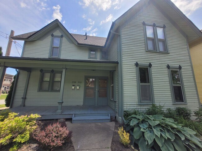 Building Photo - 757-759 17th Street