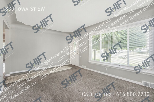 Building Photo - 839 Iowa St SW