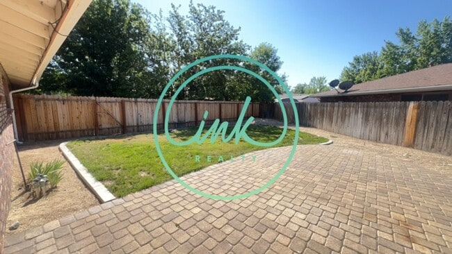 Building Photo - Duplex Unit for Rent in Carson City