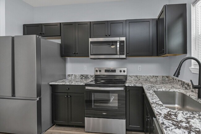 Building Photo - 32 Roberson St