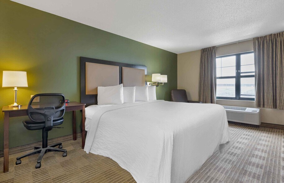Building Photo - Furnished Studio-Chicago - Burr Ridge