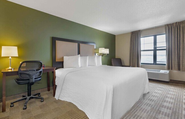 Building Photo - Furnished Studio-Colorado Springs - West