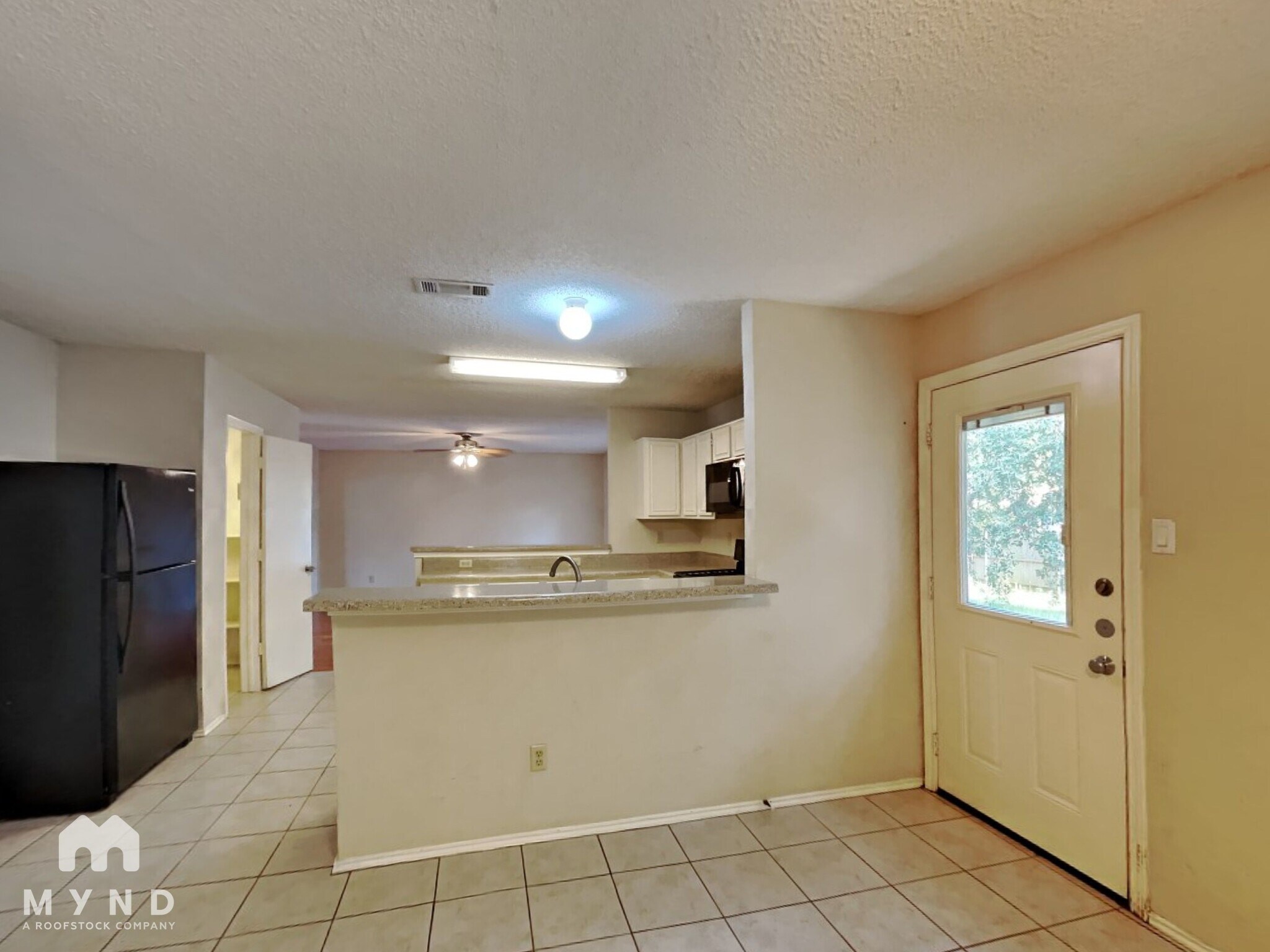 Building Photo - 3205 Meadowview Dr