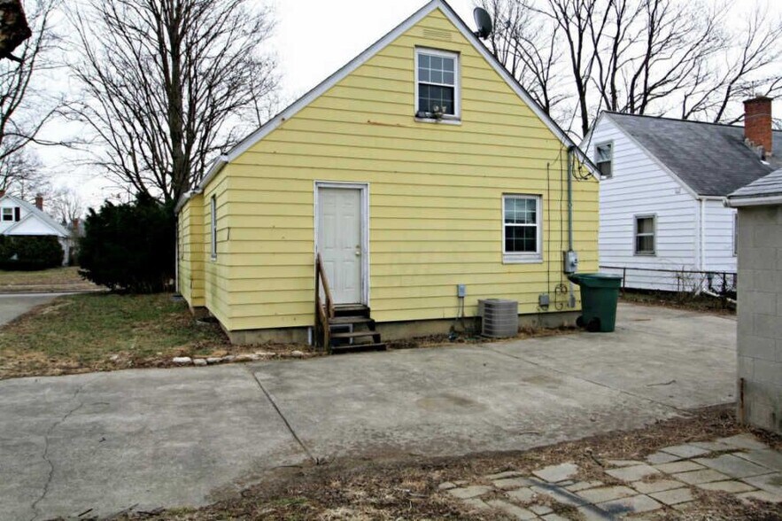 Walk out at back of house - 3449 Beulah Rd