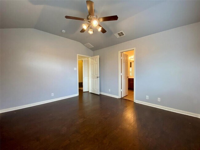 Building Photo - 1310 W Parmer Ln