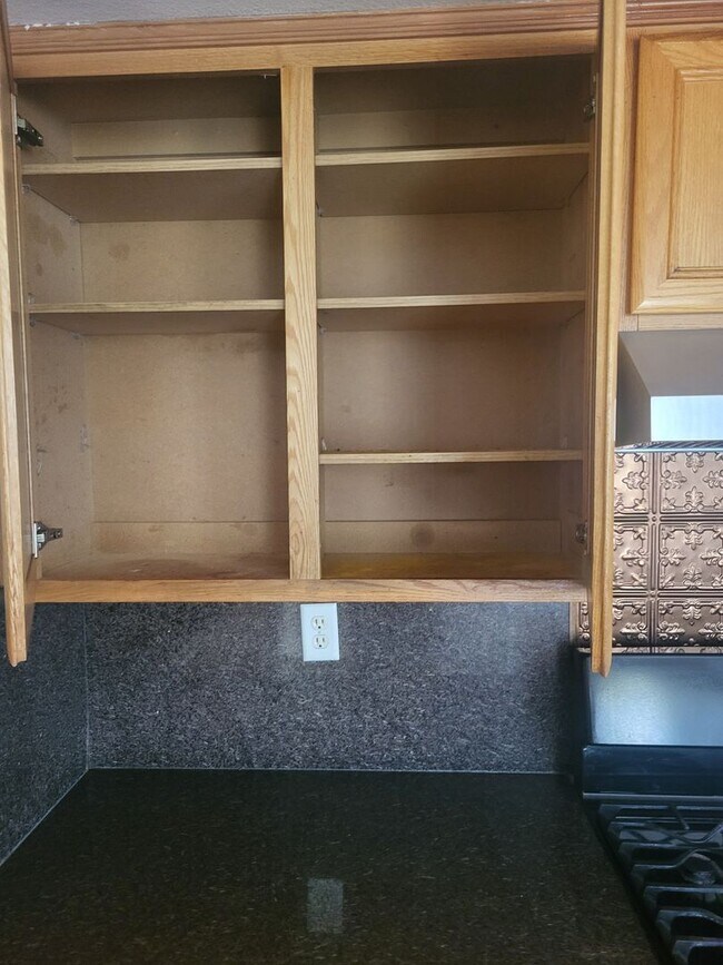 Building Photo - 5049 Pine Lake Ct