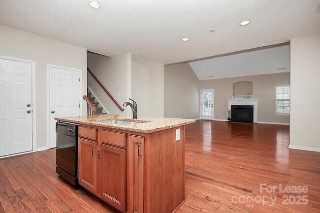 Building Photo - 10323 Dominion Village Dr