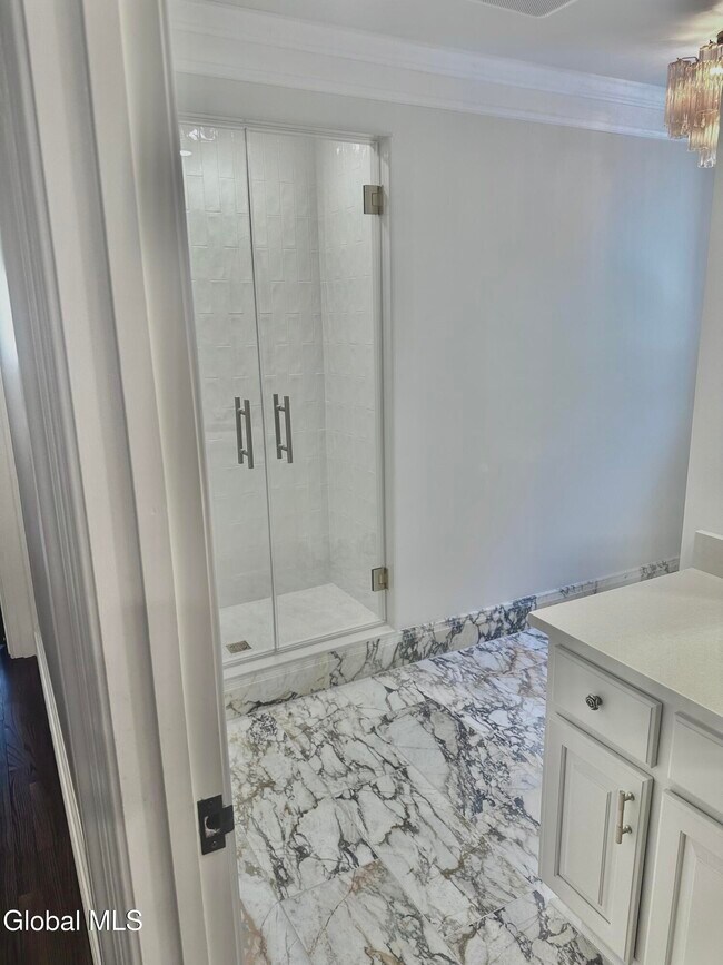 Building Photo - 9 Oakbrook Blvd