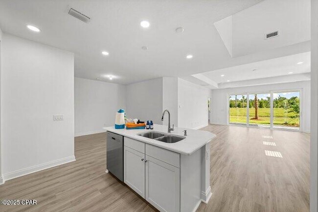 Building Photo - 8912 Parrot Pl