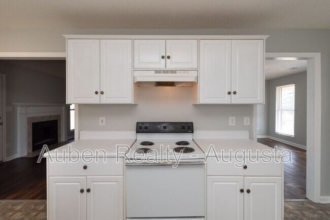 Building Photo - 3428 Monte Carlo Dr