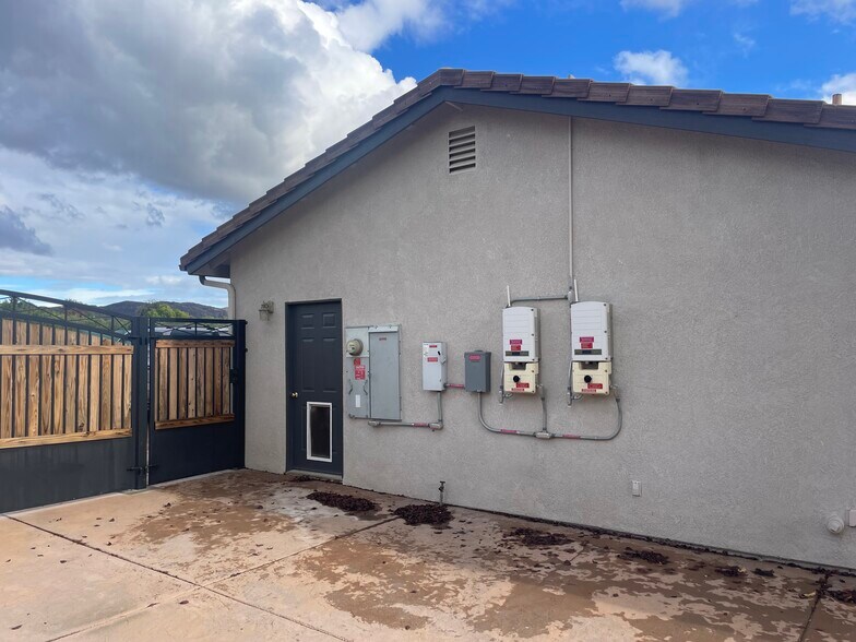 Building Photo - 21285 Shoemaker Ln