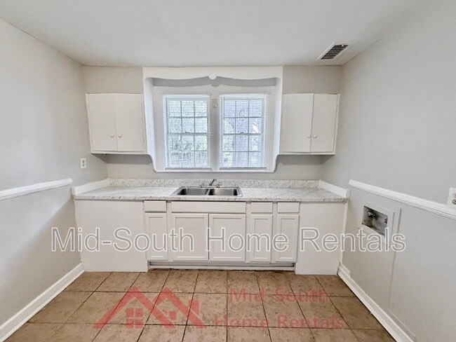 Building Photo - 1379 Ferguson Rd