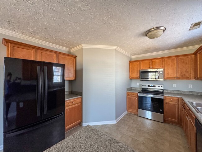 Building Photo - Charming 4 Bed 2 Bath Raeford Home