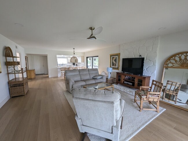 Building Photo - 404 Clubhouse Cir