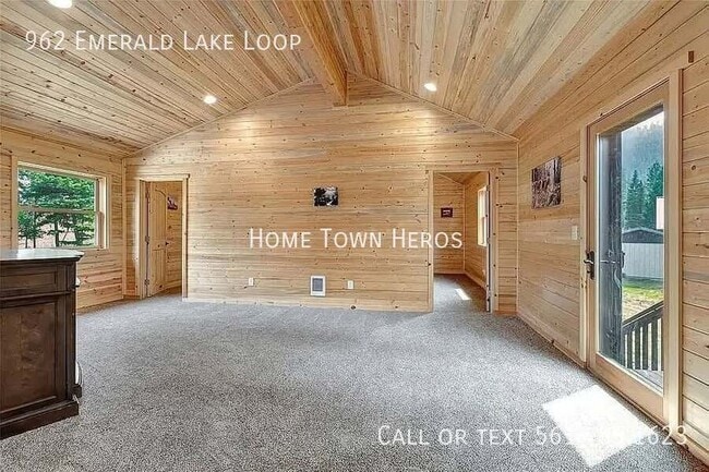 Building Photo - 962 Emerald Lk Lp