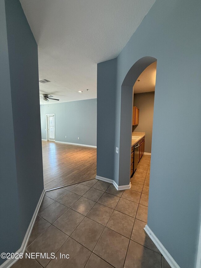 Building Photo - 7990 Baymeadows Rd