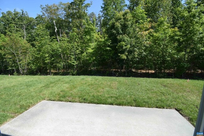 Building Photo - 335 Horse Path Dr