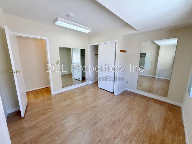 Building Photo - 5433 Cartwright Ave