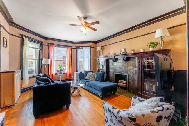 Building Photo - 6112 S St Lawrence Ave