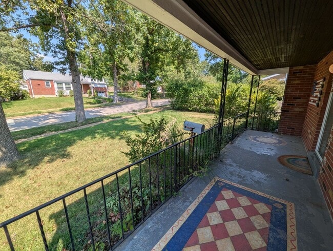 Building Photo - 8638 Henrietta Ave