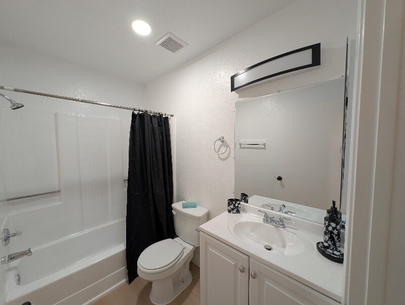 Building Photo - 11007 Hartsook St