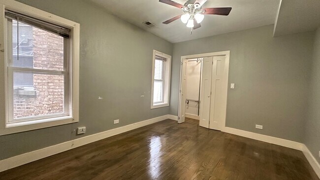 Building Photo - 6207 N Talman Ave