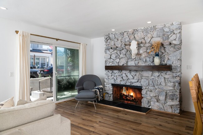 Building Photo - Monthly Rental - Mid Century Modern Charm ...