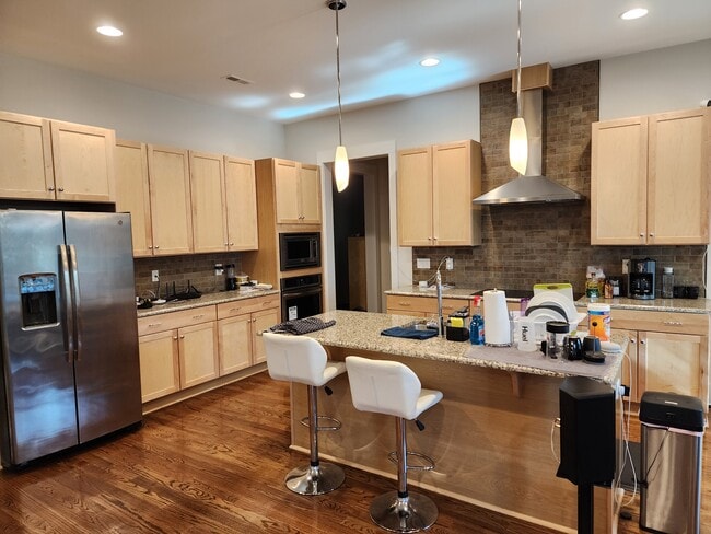 Building Photo - 2039 Cartier Wy