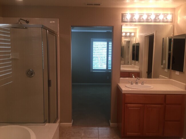Building Photo - 4057 Crandall Cir