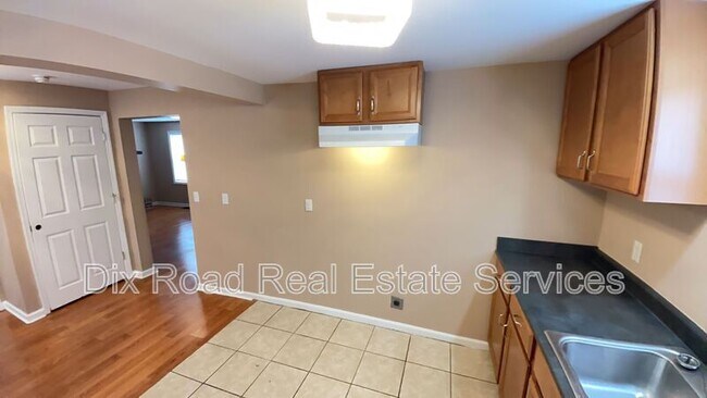 Building Photo - 1425 Welsh Ave