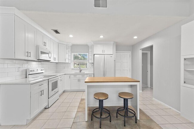 Building Photo - 4471 W Humphrey St