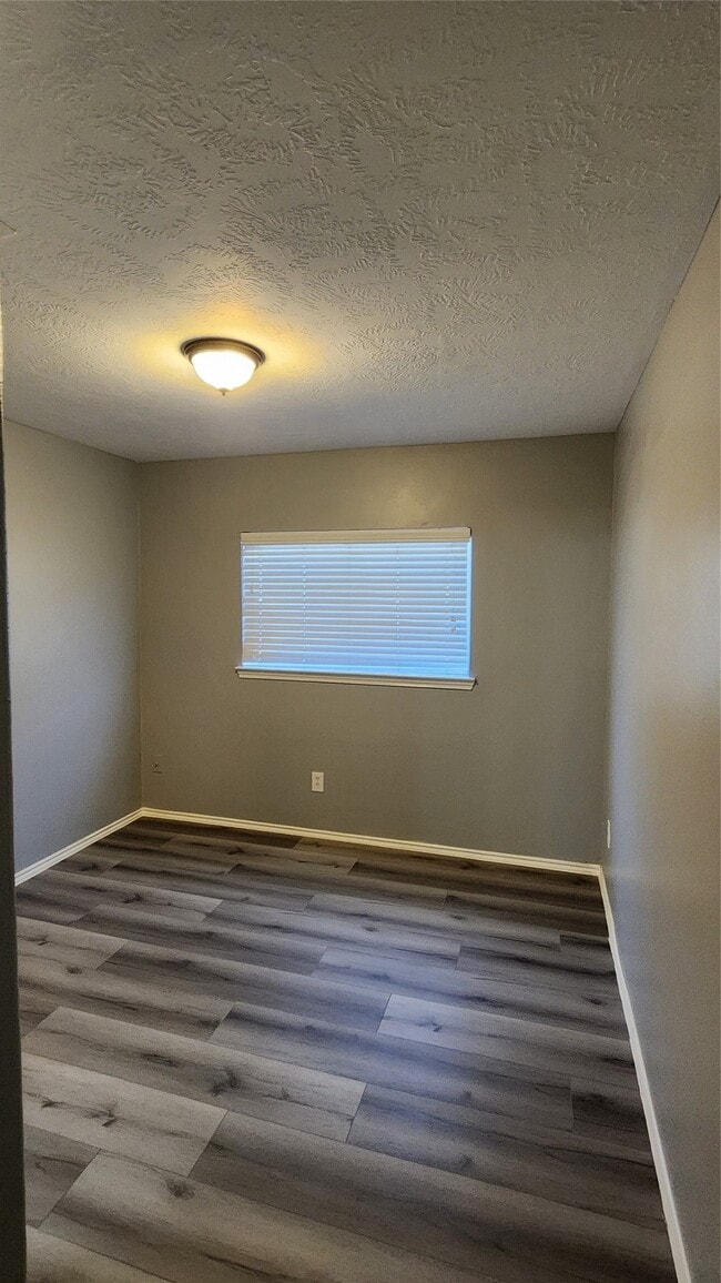 Building Photo - 14102 Fort Nelson Dr