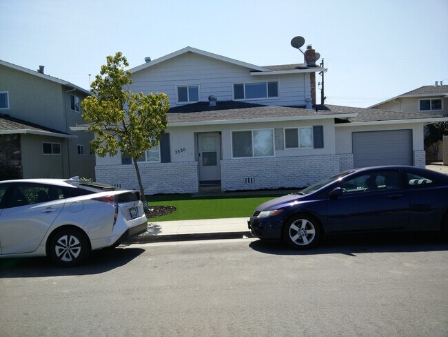 Building Photo - 2820 Malabar Ave