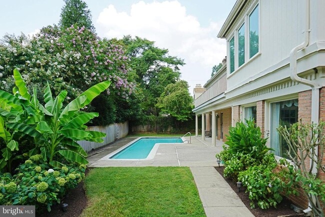 Building Photo - 6209 Stoneham Ln