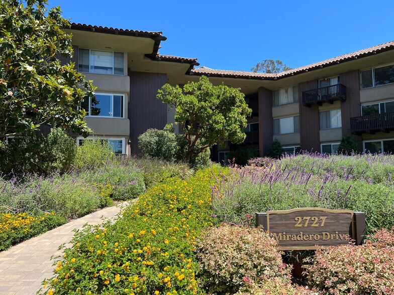 Building Photo - 2727 Miradero Dr