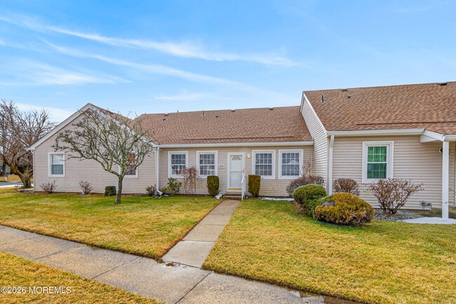 Building Photo - 69 William And Mary Sq