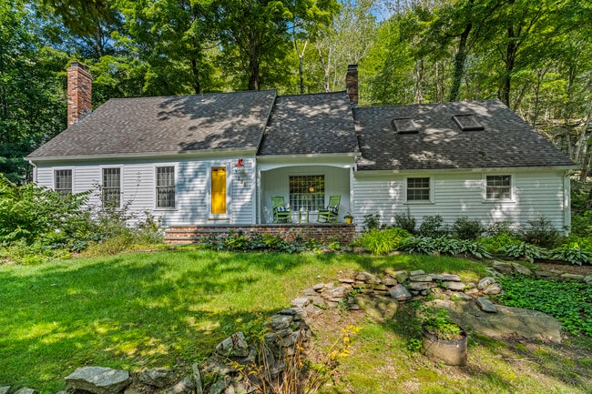 Primary Photo - 156 Concord Dr